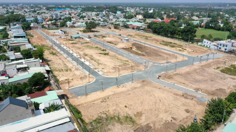 Kinh Nghiệm Đầu Tư Đất Nền 2026: 4 Bài Học “Xương Máu” Khi Luật Siết Phân Lô
